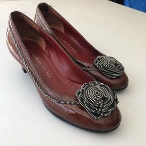MARC by Marc Jacobs Zipper flower pumps